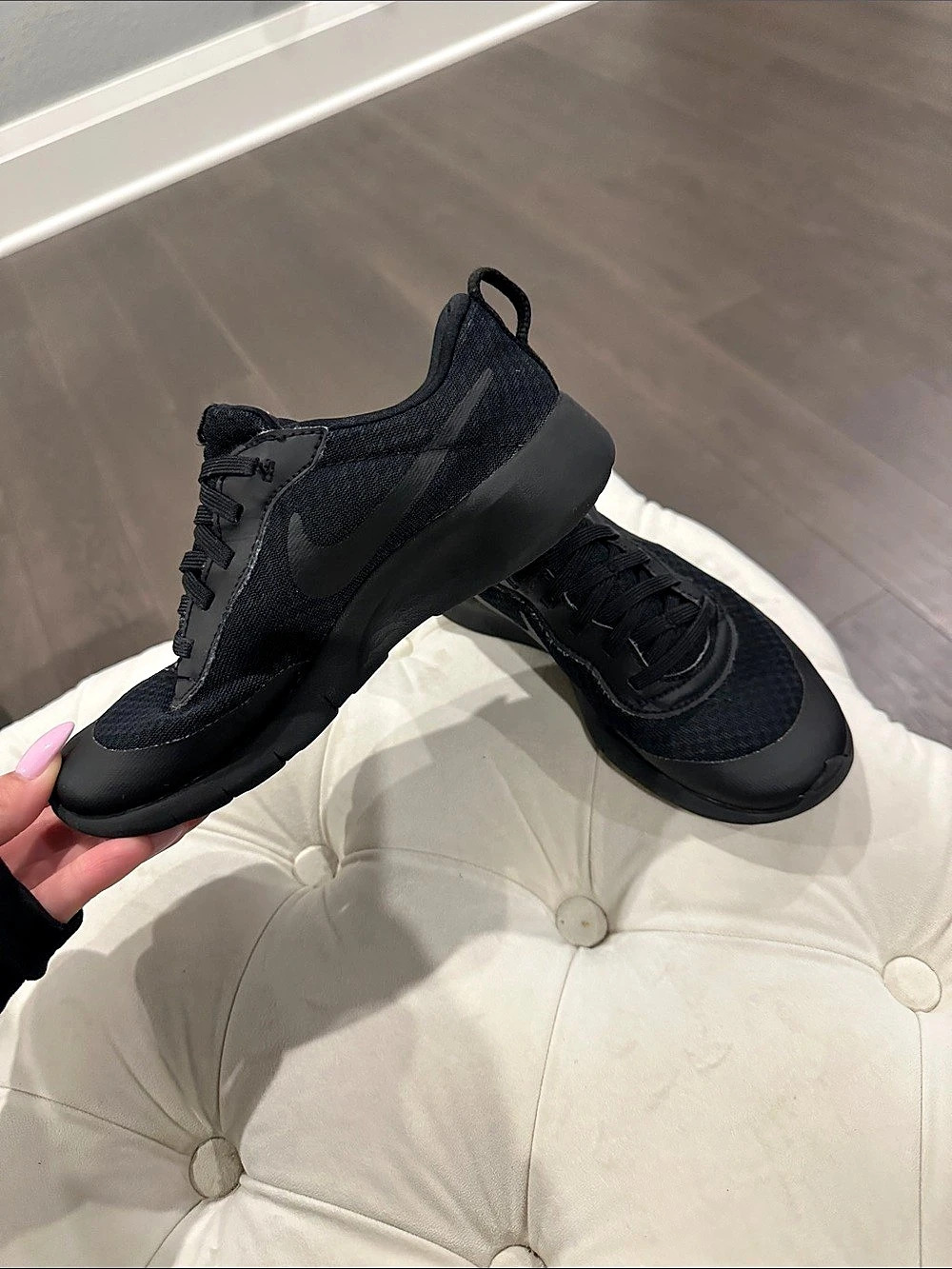 Nike Air Max SC Women's Black Athletic Shoes Youth size 2Y